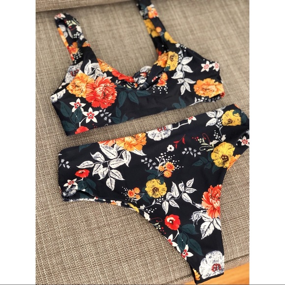 NWOT Floral Bikini - Picture 3 of 7